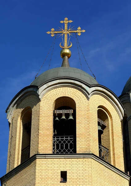 Glockenturm Der Orthodoxen Kirche Aus Gelbem Backstein Roschdestwenskaja Kirche Uliza — Stockfoto