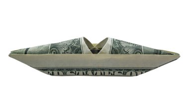 Beyaz arka plan üzerinde katlanmış ile gerçek bir dolarlık banknot Para Origami kayık profil izole
