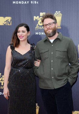 Seth Rogen ve Lauren Miller 2018 Mtv film ve Televizyon Ödülleri'nde Santa Monica, ABD Barker hangarda 16 Haziran 2018 düzenlenen.