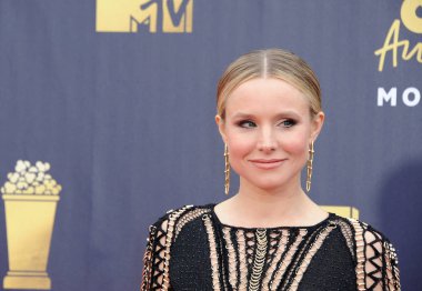 16 Haziran 2018 Santa Monica, ABD Barker hangarda Kristen Bell 2018 Mtv film ve Televizyon Ödülleri'nde düzenlenen.