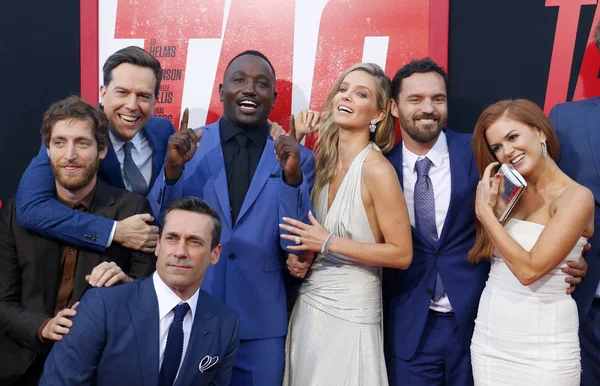 'Etiket Regency köyü tiyatro Westwood, ABD 7 Haziran 2018 düzenlenen' in Thomas Middleditch, Jake Johnson, Ed Helms, Annabelle Wallis, Hannibal Buress, Isla Fisher ve Jon Hamm adlı Los Angeles premiere.
