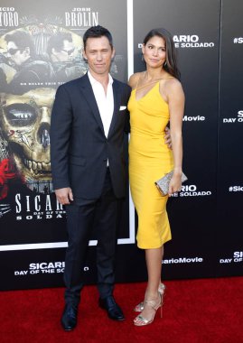 Jeffrey Donovan ve Michelle Woods Los Angeles premiere ' Sicario: Soldado gün ' 26 Haziran 2018 üzerinde Regency köyü tiyatro Westwood, ABD'de düzenlenen.