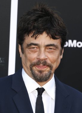 Benicio del Toro Los Angeles galasında ' Sicario: Soldado gün ' 26 Haziran 2018 üzerinde Regency köyü tiyatro Westwood, ABD'de düzenlenen.