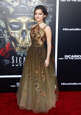 Isabella Moner Los Angeles galasında ' Sicario: Soldado gün ' 26 Haziran 2018 üzerinde Regency köyü tiyatro Westwood, ABD'de düzenlenen.