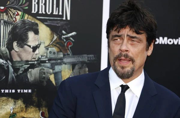 ベニチオ トロのロサンゼルス プレミアで Sicario Soldado 2018 日にウェストウッド アメリカのリージェンシー村劇場で開催 — ストック写真