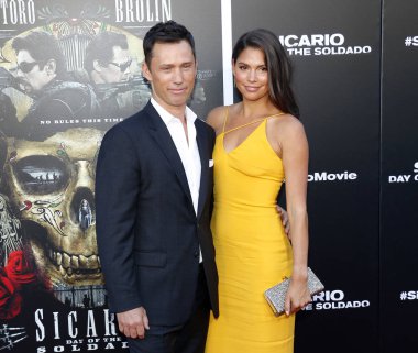 Jeffrey Donovan ve Michelle Woods Los Angeles premiere ' Sicario: Soldado gün ' 26 Haziran 2018 üzerinde Regency köyü tiyatro Westwood, ABD'de düzenlenen.