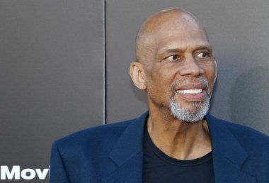 atlet Kareem Abdul-Jabbar, Los Angeles premiere ' Sicario: Soldado gün ' 26 Haziran 2018 üzerinde Regency köyü tiyatro Westwood, ABD'de düzenlenen.