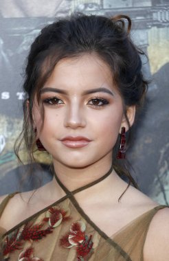 sinema oyuncusu Isabella Moner, Los Angeles premiere ' Sicario: Soldado gün ' 26 Haziran 2018 üzerinde Regency köyü tiyatro Westwood, ABD'de düzenlenen.