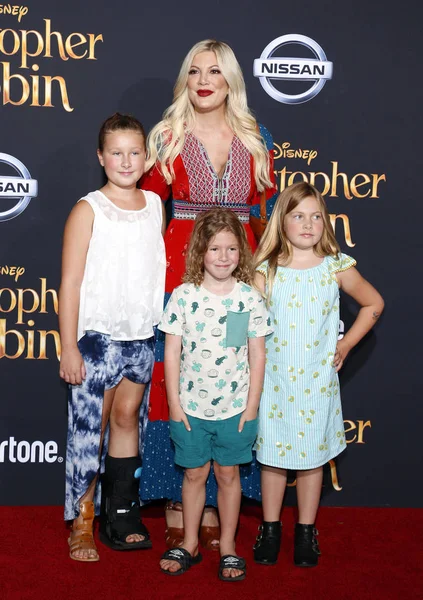 Tori Spelling Stella Doreen Mcdermott Finn Davey Mcdermott Och Hattie — Stockfoto