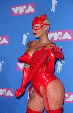 Amber Rose 2018 Mtv Video Müzik Ödüllerinde Radio City Music Hall New York, ABD'de 20 Ağustos 2018 üzerinde tutulan modeli.