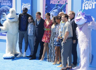Gina Rodriguez, ortak, Zendaya, Lebron James, Channing Tatum, Ely Henry ve Yara Shahidi 'Smallfoot' Los Angeles galasında Regency köyü tiyatro Westwood, ABD 22 Eylül 2018 düzenlenen.