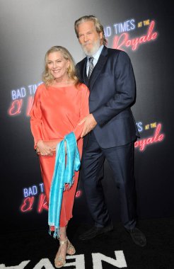 'Kötü kez At El 22 Eylül 2018 üzerinde Tcl Çin Tiyatrosu Hollywood, ABD'de düzenlenen Royale' Jeff Bridges ve Susan Geston, Los Angeles premiere.