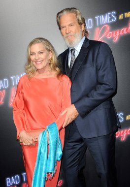 'Kötü kez At El 22 Eylül 2018 üzerinde Tcl Çin Tiyatrosu Hollywood, ABD'de düzenlenen Royale' Jeff Bridges ve Susan Geston, Los Angeles premiere.