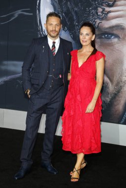 'Zehir Regency köyü tiyatro Westwood, ABD'de 1 Ekim 2018 düzenlenen' in Tom Hardy ve Kelly Marcel at Los Angeles premiere.