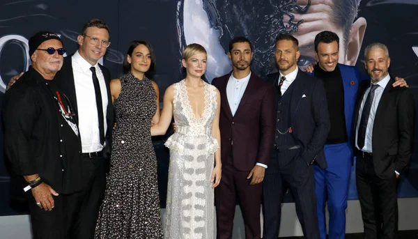 'Zehir Regency köyü tiyatro Westwood, ABD'de 1 Ekim 2018 düzenlenen' in Ruben Fleischer, Riz Ahmed, Jenny kayrak, Tom Hardy ve Michelle Williams, Los Angeles premiere.