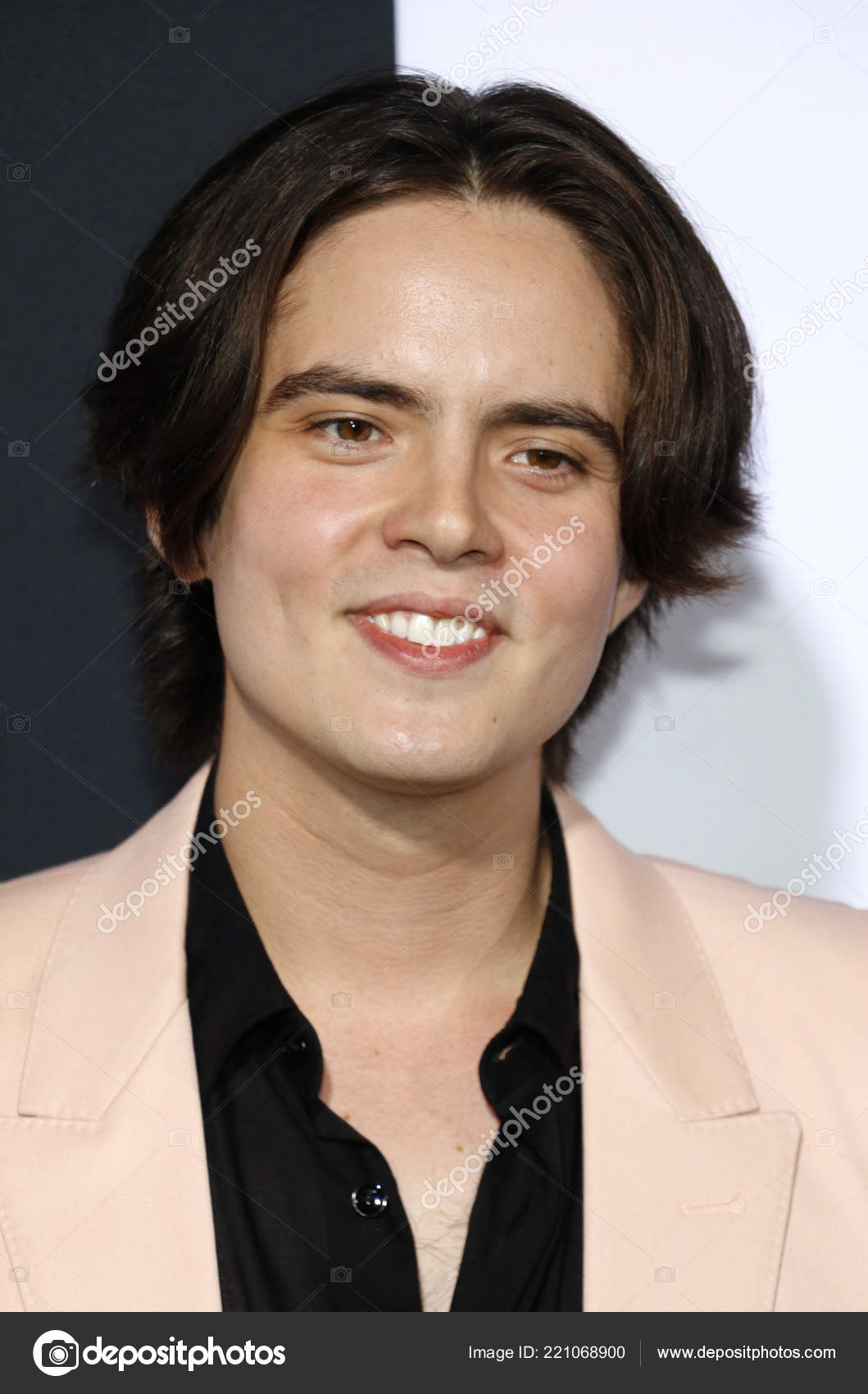 Actor Miles Robbins Estreno Los Ángeles 'Halloween' Celebrado Tcl