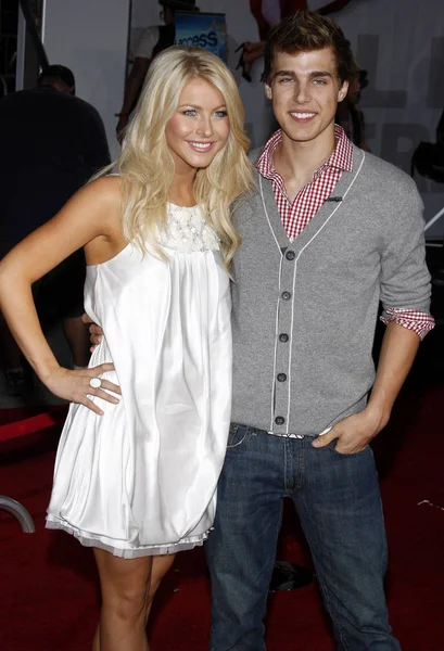 Cody Linley Och Julianne Hough Los Angeles Premiär High School — Stockfoto