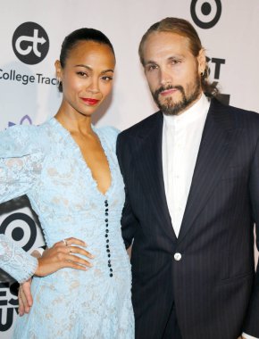 Zoe Saldana ve Marco Perego Saldana Eva Longoria Vakfı yemek töreni'nde Four Seasons Hotel Beverly Hills, ABD 8 Kasım 2018 düzenlenen.