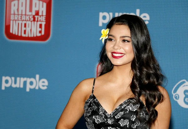 5 Kasım 2018 Hollywood, ABD El Capitan Tiyatrosunda oyuncu Auli'i Cravalho 'Ralph Internet tatili' Dünya galasında düzenlenen.