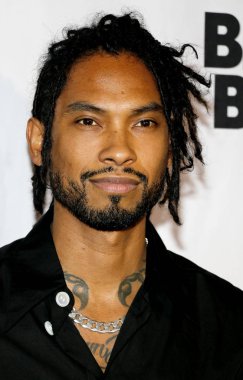 8 Kasım 2018 Four Seasons Hotel Beverly Hills, ABD şarkıcı Miguel Eva Longoria Vakfı yemek töreni'nde düzenlenen.