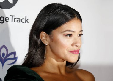 aktris Eva Longoria Vakfı yemek töreni'nde Gina Rodriguez Four Seasons Hotel Beverly Hills, ABD 8 Kasım 2018 düzenlenen.