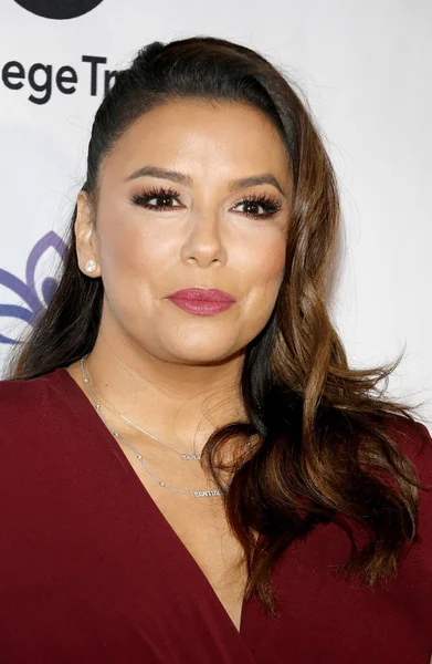 8 Kasım 2018 Four Seasons Hotel Beverly Hills, ABD aktris Eva Longoria Eva Longoria Vakfı yemek töreni'nde düzenlenen.