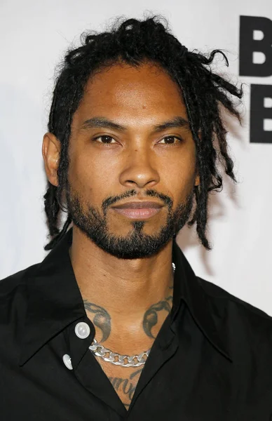 8 Kasım 2018 Four Seasons Hotel Beverly Hills, ABD şarkıcı Miguel Eva Longoria Vakfı yemek töreni'nde düzenlenen.