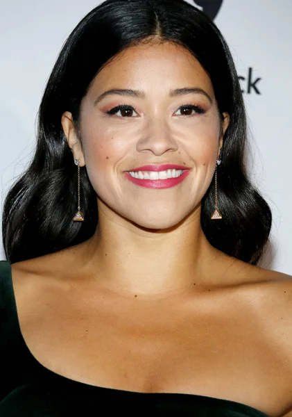 aktris Eva Longoria Vakfı yemek töreni'nde Gina Rodriguez Four Seasons Hotel Beverly Hills, ABD 8 Kasım 2018 düzenlenen.