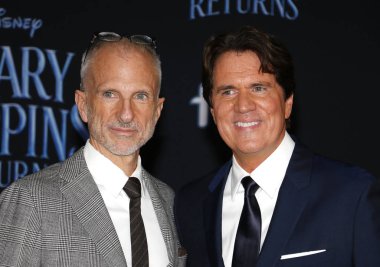 29 Kasım 2018 Hollywood, ABD Dolby tiyatroda film yapımcıları Rob Marshall ve John Deluca Disney's 'Mary Poppins Returns' Dünya galasında düzenlenen.