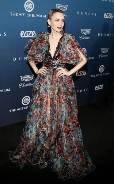 5 Ocak 2019 Los Angeles, ABD özel mekan Lily Collins Elysium sanat'ın 12 yıllık cennet şenlikte düzenlenen.