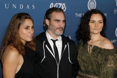 Yaz Phoenix, Joaquin Phoenix ve yağmur Phoenix Elysium sanat'ın 12 yıllık cennet şenlikte Los Angeles, ABD özel mekan 5 Ocak 2019 düzenlenen.
