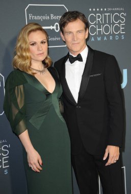 Stephen Moyer ve Anna Paquin, 24 yıllık Critics'Choice Awards Santa Monica, ABD Barker Hangar 13 Ocak 2019 düzenlenen.