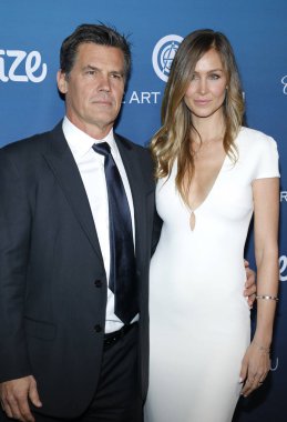 Josh Brolin ve Kathryn Boyd Elysium sanat'ın 12 yıllık cennet şenlikte Los Angeles, ABD özel mekan 5 Ocak 2019 düzenlenen.