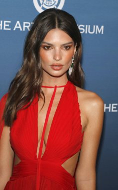 Emily Ratajkowski Elysium'ın 12 yıllık cennet 5 Ocak 2019 Los Angeles, ABD özel mekan düzenlenen kutlama Art model.