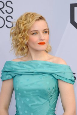 Julia Garner 25 yıllık Screen Actors Guild Awards, 27 Ocak 2019 Los Angeles, ABD tapınak salonunda düzenlenen.