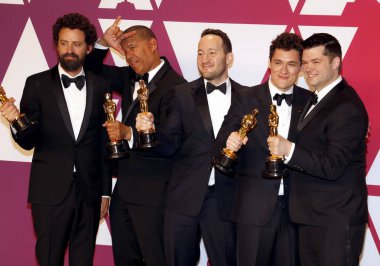 Persichetti, Peter Ramsey, Rodney Rothman, Phil Lord ve Christopher Miller 91 yıllık Akademi Ödülleri - basın odası Loews Hotel Hollywood, ABD'de 24 Şubat 2019 düzenlenen bob.