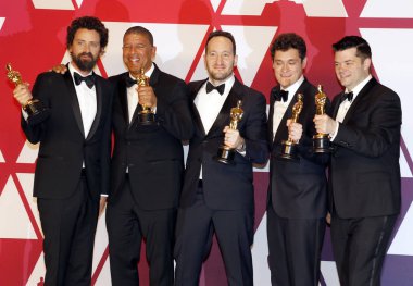 Persichetti, Peter Ramsey, Rodney Rothman, Phil Lord ve Christopher Miller 91 yıllık Akademi Ödülleri - basın odası Loews Hotel Hollywood, ABD'de 24 Şubat 2019 düzenlenen bob.