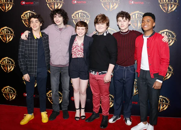 Sophia Lillis Finn Wolfhard Jeremy Ray Taylor Wyatt Oleff Chosen — Fotografia de Stock