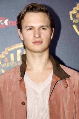 aktör Ansel Elgort at the 2019 Cinemacon-Warner Bros. resimler ' büyük resim ' sunum Caesars Palace Las Vegas 'ta düzenlenen, Nisan 'da ABD 2, 2019.