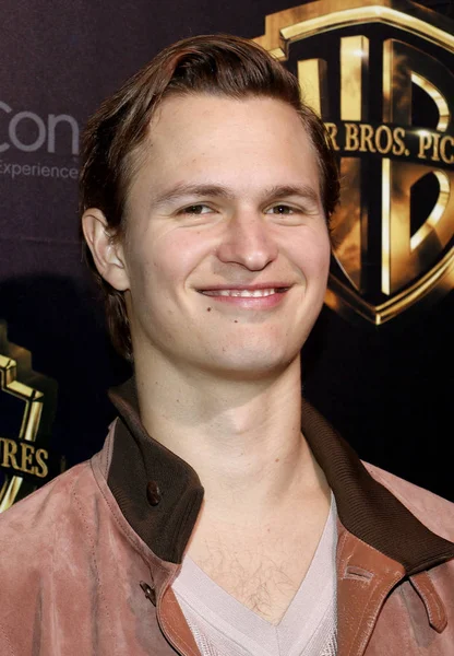 俳優アンセル Elgort 2019 Cinemacon ワーナー ブラザーズの写真 ビッグ ピクチャー のプレゼンテーションで 2019 — ストック写真