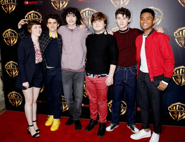 Sophia Lillis, Finn Wolfhard, Jeremy Ray Taylor, Wyatt Oleff, seçilmiş Jacobs ve Jack Dylan Grazer 2019 Cinemacon - Warner Bros. resimler 'büyük resim' sunu Caesars Palace Las Vegas, ABD 2 Nisan 2019 düzenlenen.