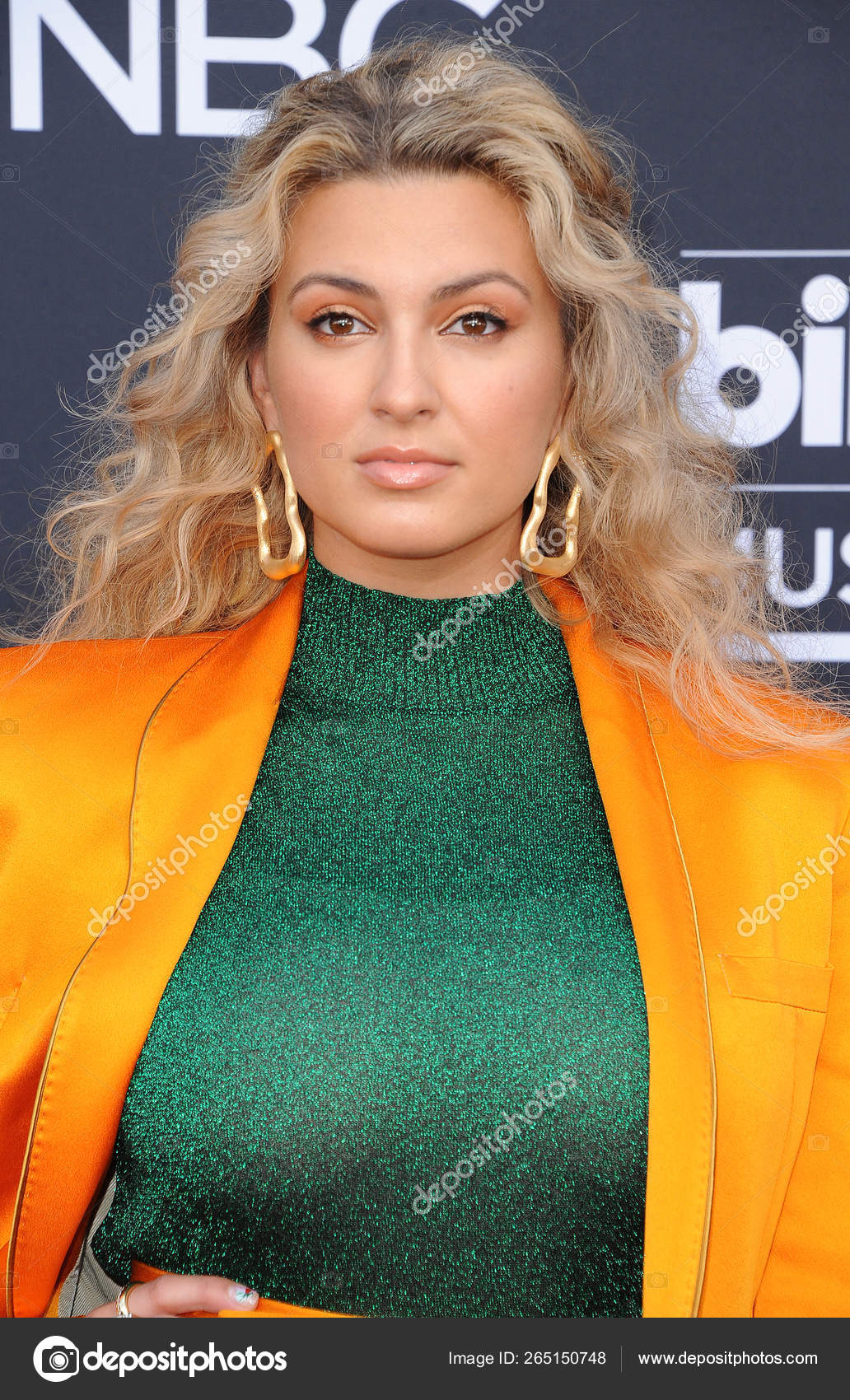 Tori Kelly Wallpaper - werohmedia