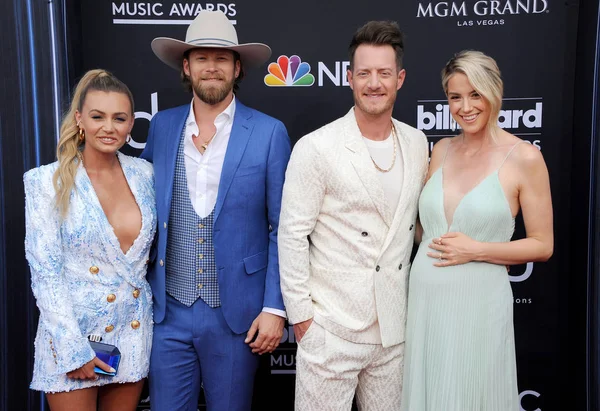 Brittney Marie Cole, Brian Kelley a Tyler Hubbard z floridské Georgie line a Hayley Stommel — Stock fotografie