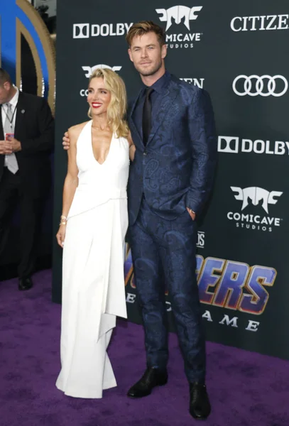 Elsa Pataky Und Chris Hemsworth Bei Der Weltpremiere Von Avengers — Stockfoto