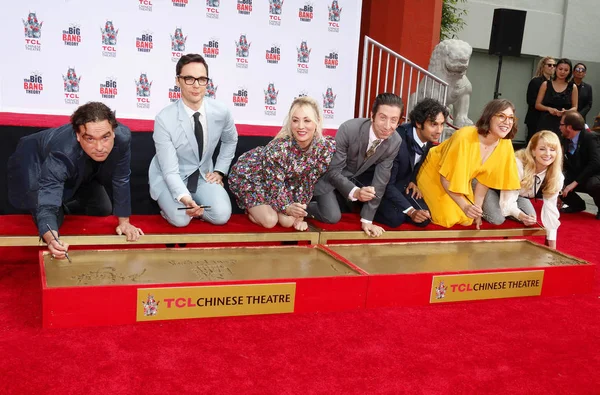 Johnny Galecki Jim Parsons Kaley Cuoco Simon Helberg Kunal Nayyar — Stok fotoğraf