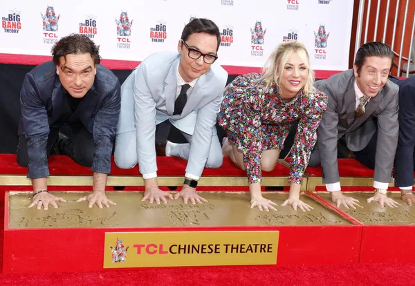 Johnny Galecki Jim Parsons Kaley Cuoco Simon Helberg Mayıs 2019 — Stok fotoğraf