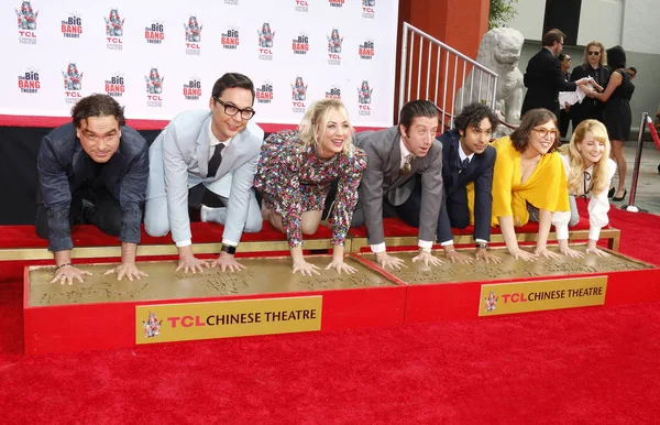 Johnny Galecki Jim Parsons Kaley Cuoco Simon Helberg Kunal Nayyar — Foto de Stock