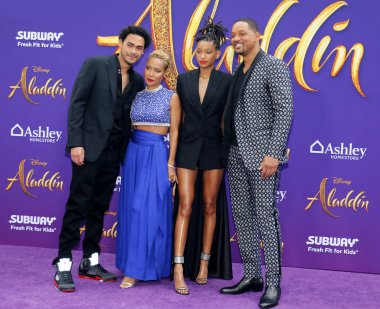 Trey Smith, Jada Pinkett Smith, Willow Smith ve Will Smith 21 Mayıs 2019 tarihinde Hollywood, ABD'deki El Capitan Tiyatrosu'nda düzenlenen 'Aladdin'in Los Angeles galasında.