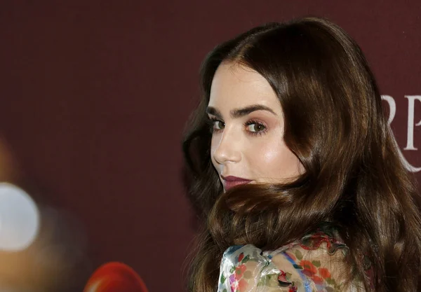 Lily Collins — Stock Photo, Image