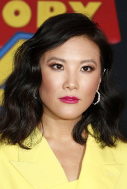 aktris Ally Maki 11 Haziran 2019 tarihinde Hollywood'daki El Capitan Tiyatrosu'nda düzenlenen 'Oyuncak Hikayesi 4'ün Dünya prömiyerinde.